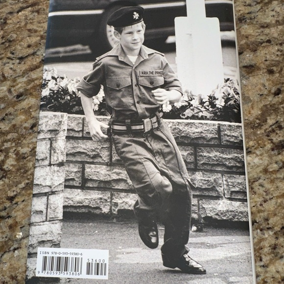 Prince Harry- Spare Book, Hardcover - Picture 2 of 4